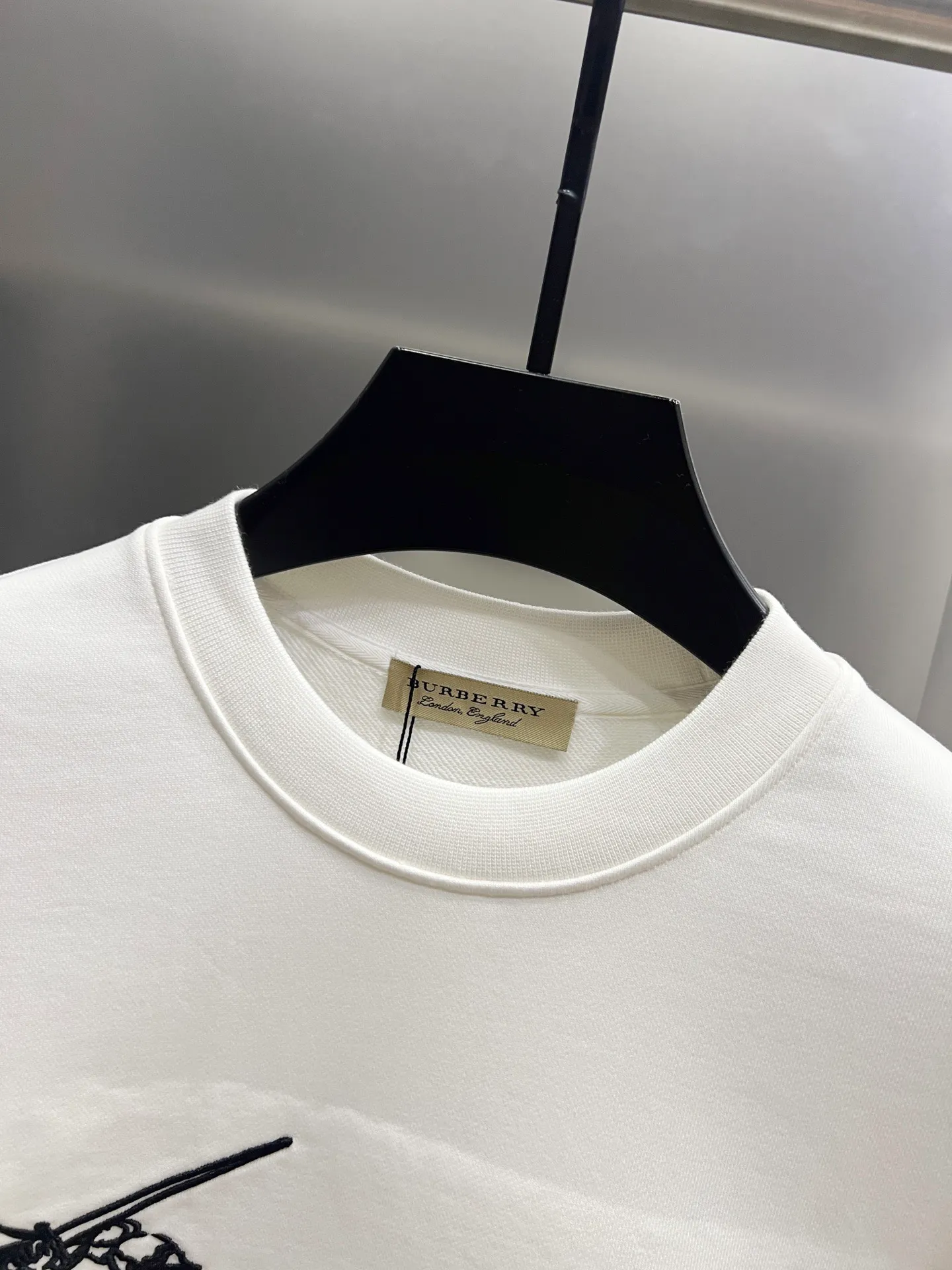 Burberry New Arrival 430 logo Classic ，Premium ！ Same Style S M L XL XXL Black White